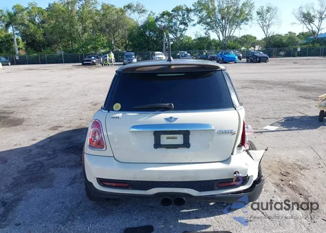 2013 Mini Cooper Cooper S z USA, uszkodzony, nr VIN WMWSV3C51DT393110